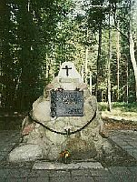 Pomnik powicony pamici Stranikw Przyrody Ojczystej